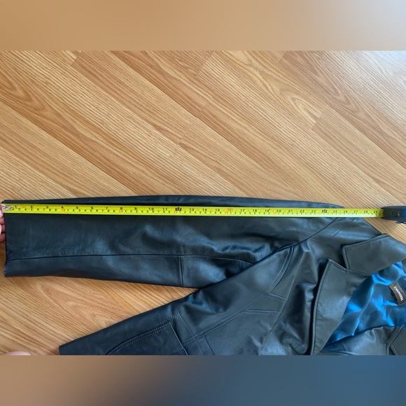 Danier Genuine Leather jacket - Picture 4 of 9